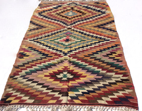 Colorful Turkish Kilim rug, 7 x 4,3 feet - Sophie's Bazaar - 1